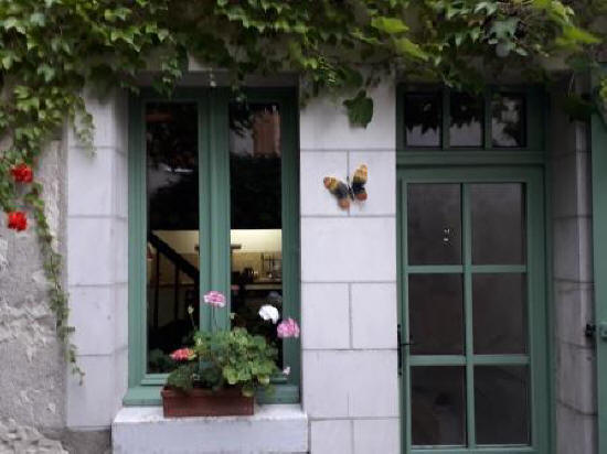 door to Loire Valley holiday house to rent